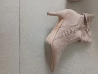 Tronchetti scamosciati donna beige