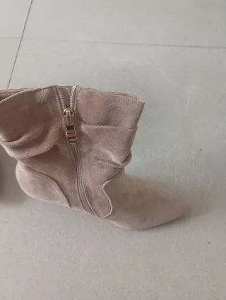 Tronchetti scamosciati donna beige