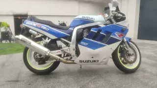 Suzuki GSX-R 750