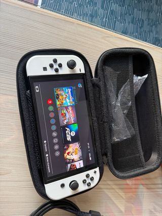 Nintendo Switch OLED Bianca e Nera