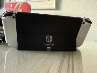 Nintendo Switch OLED Bianca e Nera