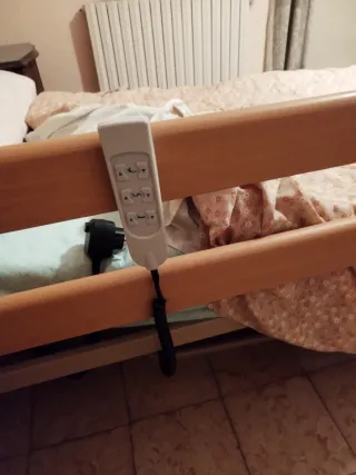 Cama geriátrica madera y tela