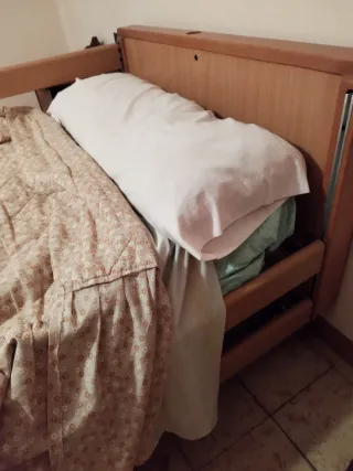 Cama geriátrica madera y tela