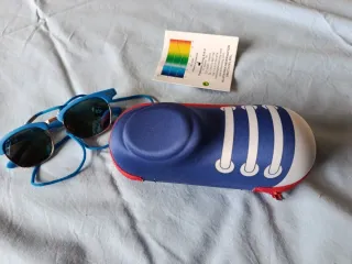 Gafas de sol infantiles Loring con su bonita funda