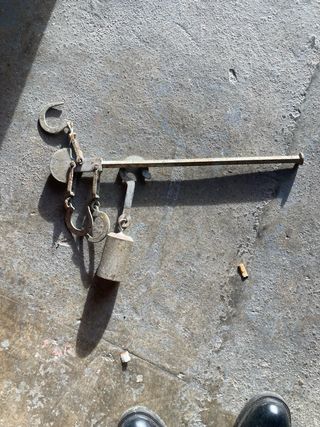 Báscula antigua de gancho