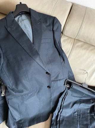 Trajes de hombre azul y gris