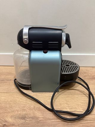 Cafetera Nespresso DeLonghi