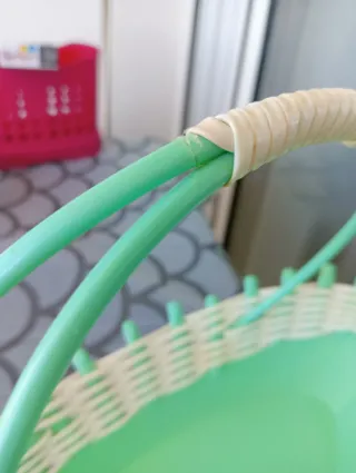 Cesta vintage verde y blanca