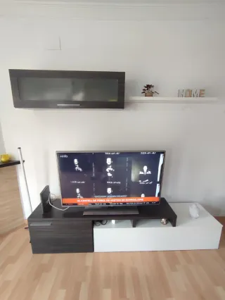 Mueble TV salón madera y cristal