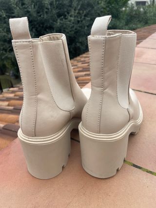 Botines Beige con Goma Elástica