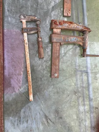 Juego de sargentos metálicos