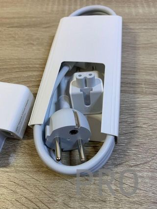 Adaptador de Corriente Apple MagSafe - Apple