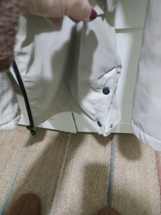 Chubasquero niña Zara beige 11/12 años