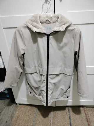 Chubasquero niña Zara beige 11/12 años