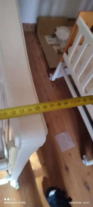 Cuna de madera blanca natural