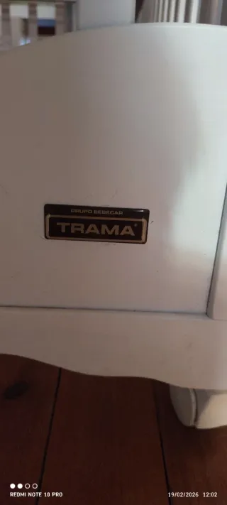 Cuna de madera blanca natural