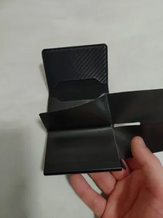 Portafoglio uomo effetto carbonio