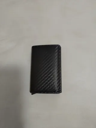 Portafoglio uomo effetto carbonio