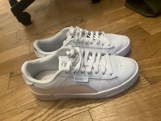 Sneakers Puma bianche e rosa