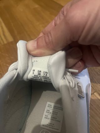 Sneakers Puma bianche e rosa