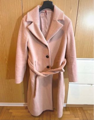 Cappotto rosa lungo con cintura