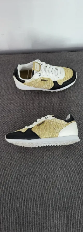 Zapatillas Pepe Jeans doradas talla 36