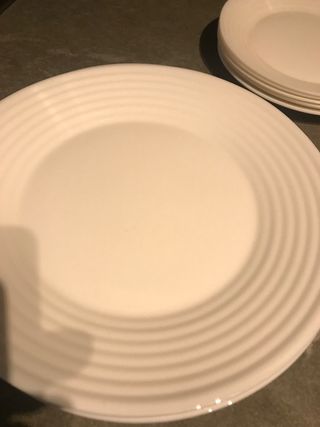 Vajilla blanca ... regalo tenedores