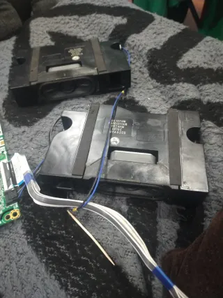 Placa Base TV de 65 pul  LG UM7450PLA con altavoce