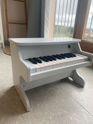 Piano de juguete infantil