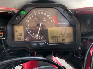 Honda CBR 600 RR Roja y Negra