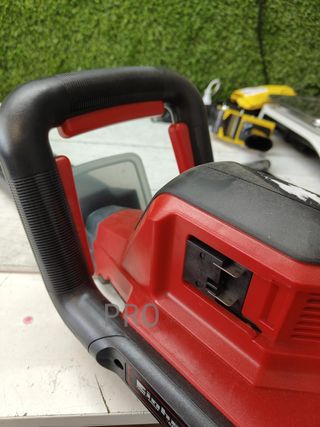 Tagliasiepi a batteria con manico rotante - Einhell