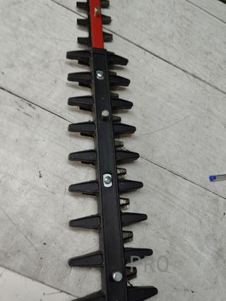 Tagliasiepi a batteria con manico rotante - Einhell