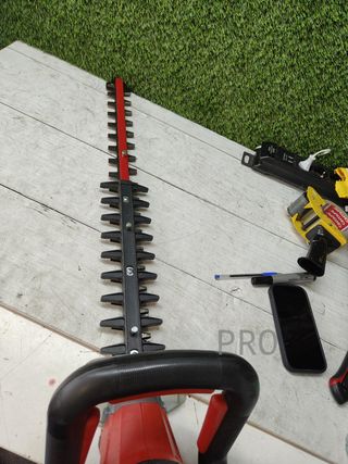 Tagliasiepi a batteria con manico rotante - Einhell