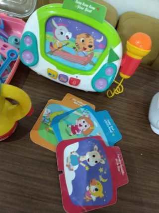 Lote Juguetes Bebé: Muñeca, Maletín Médico y Más