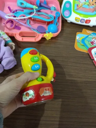Lote Juguetes Bebé: Muñeca, Maletín Médico y Más