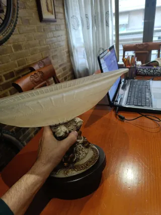 Adorno centro mesa cristal beige/dorado