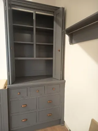 Cocina de exposición gris