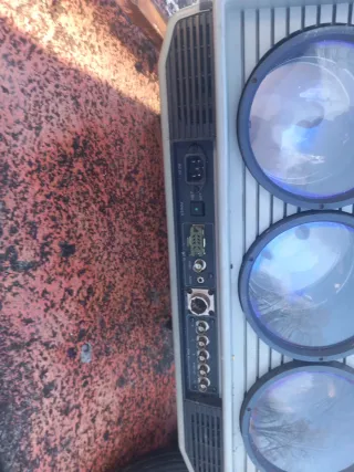 Proyector de cine 3 lentes con pantalla