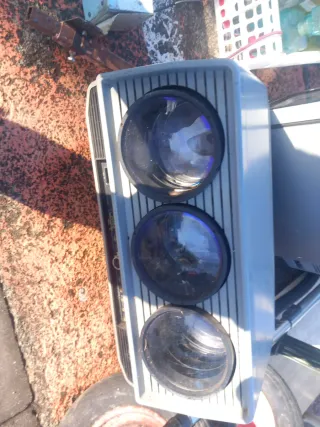 Proyector de cine 3 lentes con pantalla