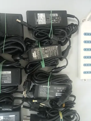 Lotto 9 Alimentatori completi di cavi rete fissa