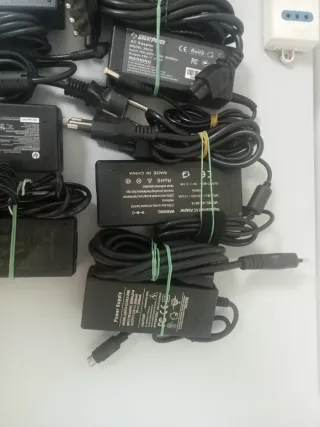 Lotto 9 Alimentatori completi di cavi rete fissa