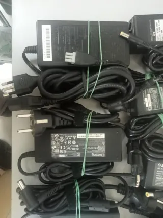 Lotto 9 Alimentatori completi di cavi rete fissa