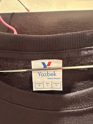 2 Camisetas Bad Bunny Negra una talla L y otra XL