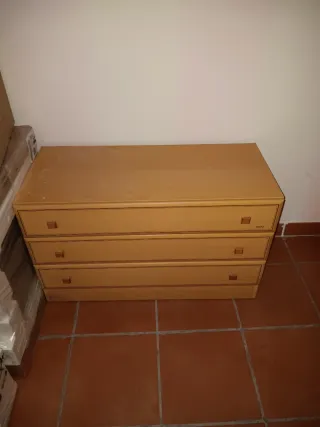 Cajonera de madera color miel