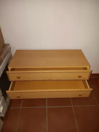 Cajonera de madera color miel