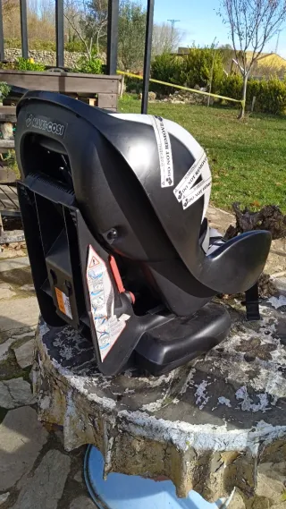 Silla de coche para bebé roja