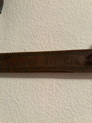 Espada toledana decorativa y ballesta