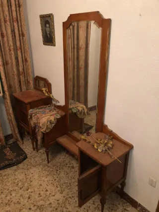 Muebles de madera antiguos