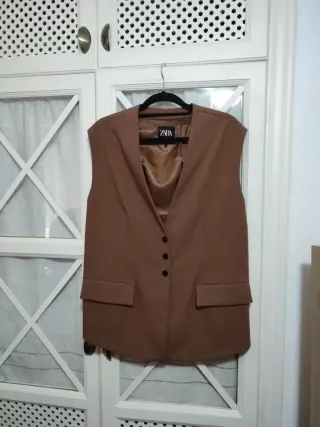 Chaleco Zara