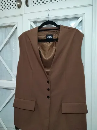 Chaleco Zara